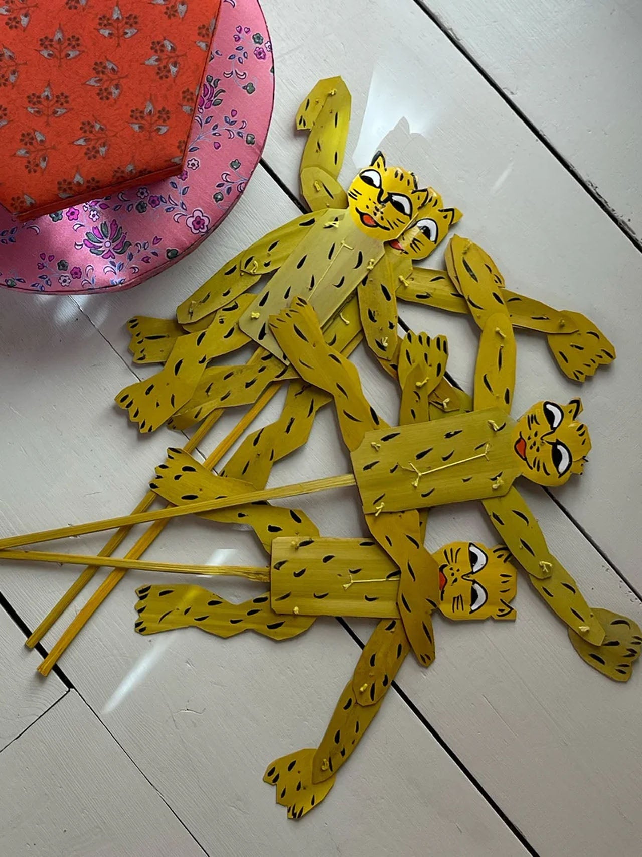 Tiger Puppet Stick