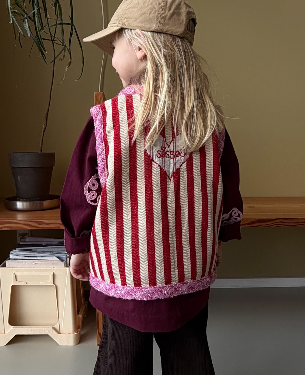 Como MINI Vest - Red Stripes