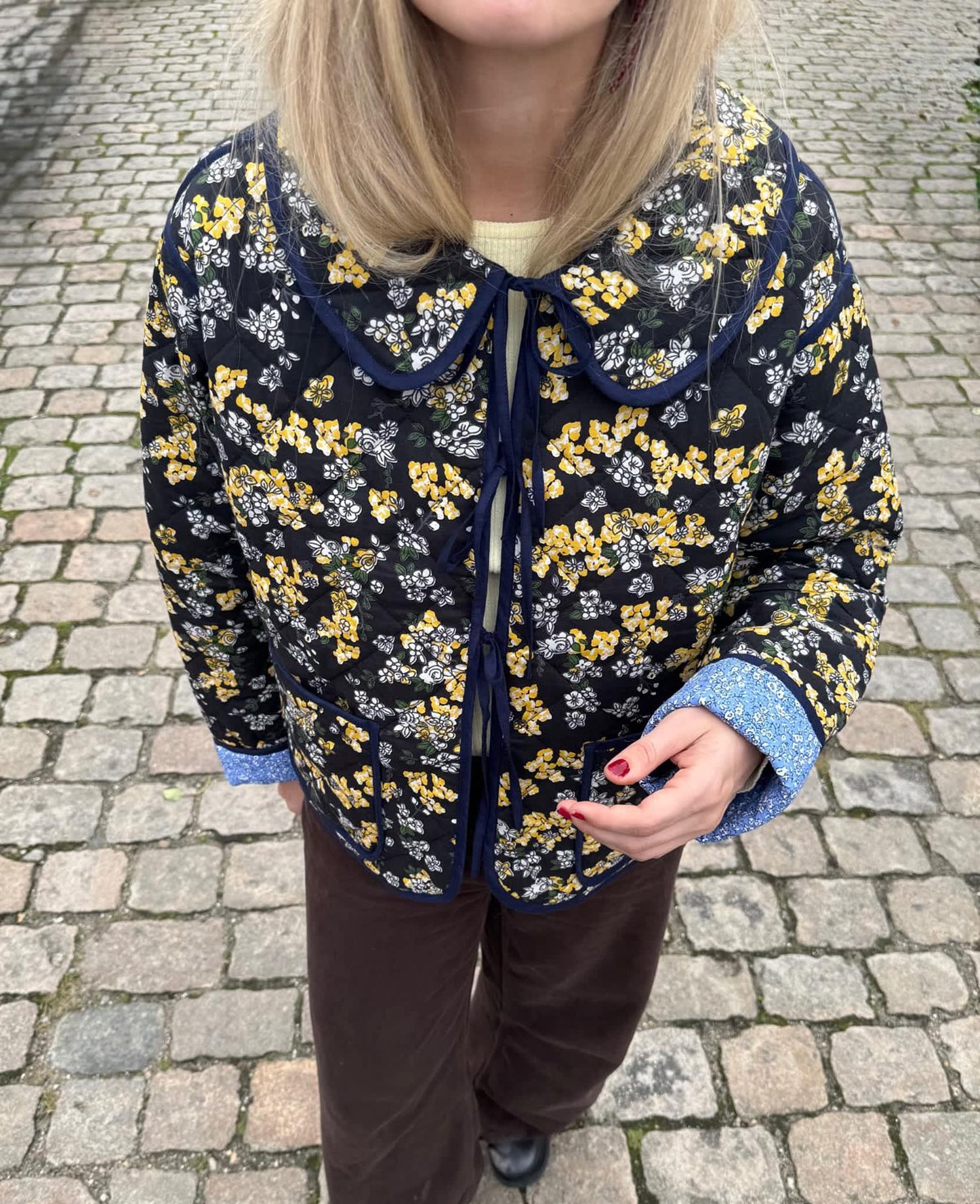 Daniella Jacket - Wine Ditsy Yellow