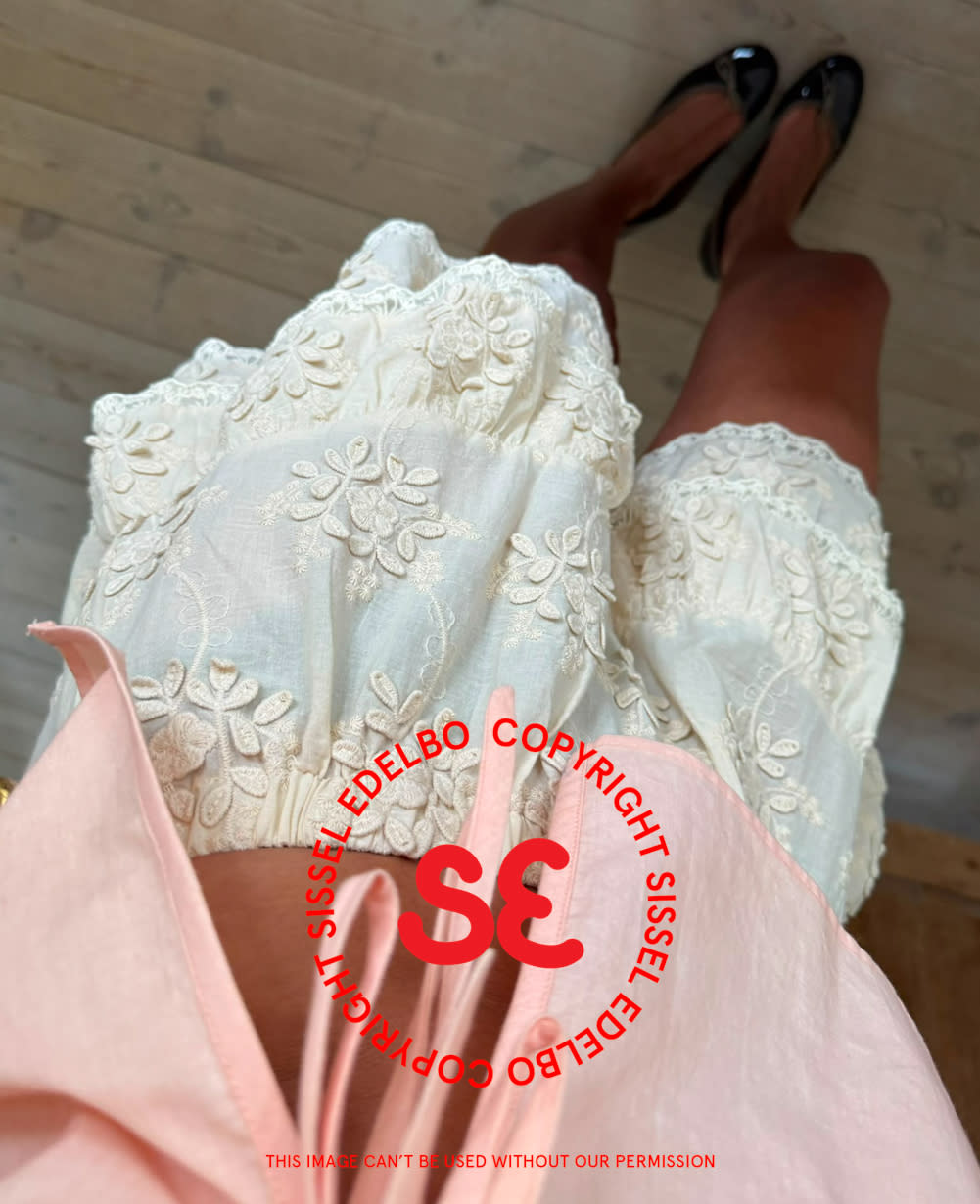 Delphine Shorts - Champagne
