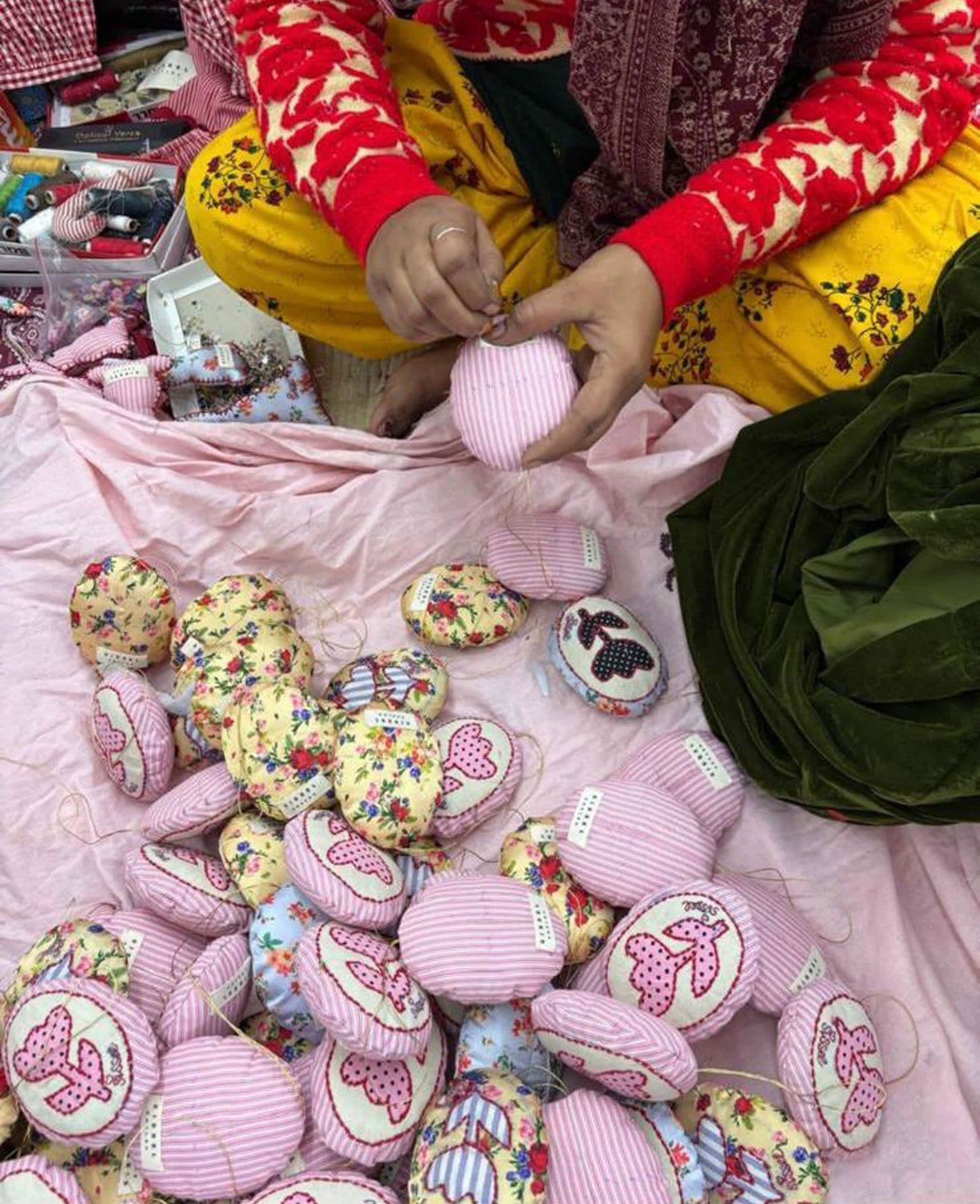 Vera Easter Egg Ornament - Golden Floral