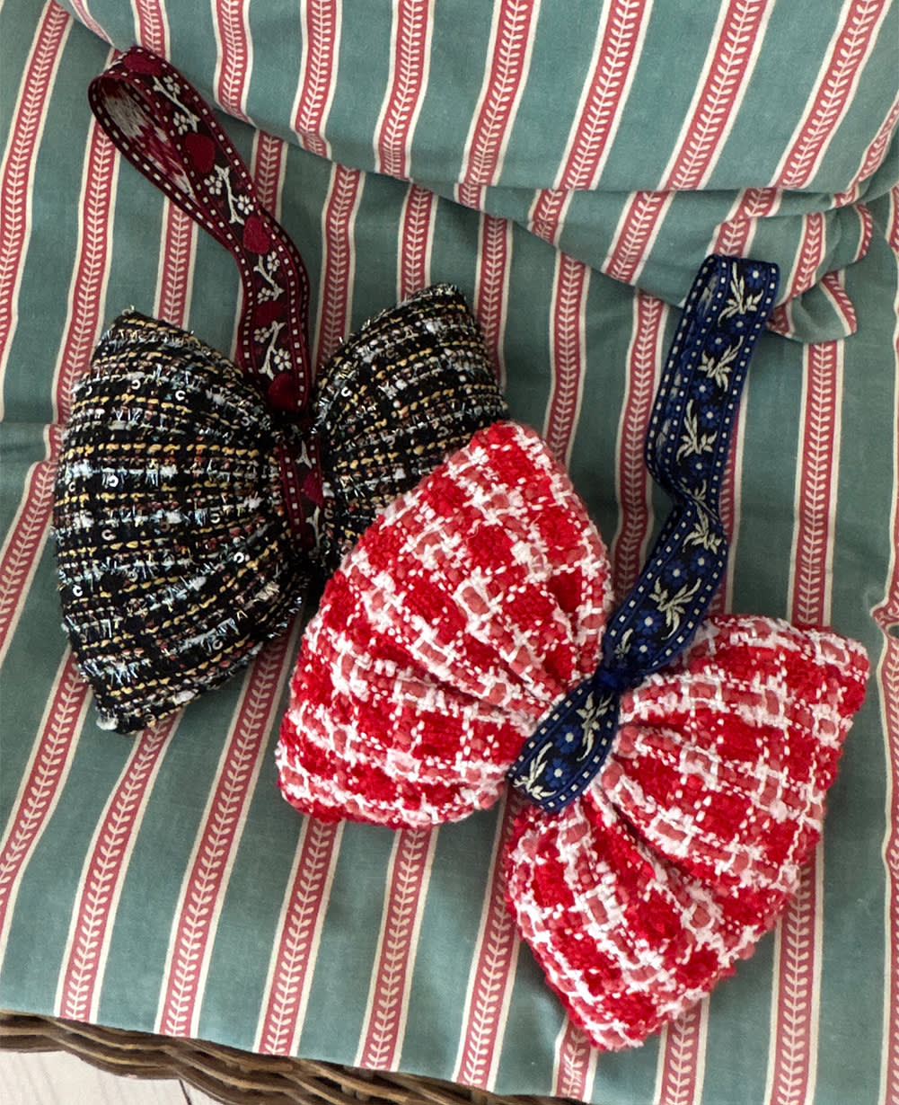 Boucle Bow Ornament - Black