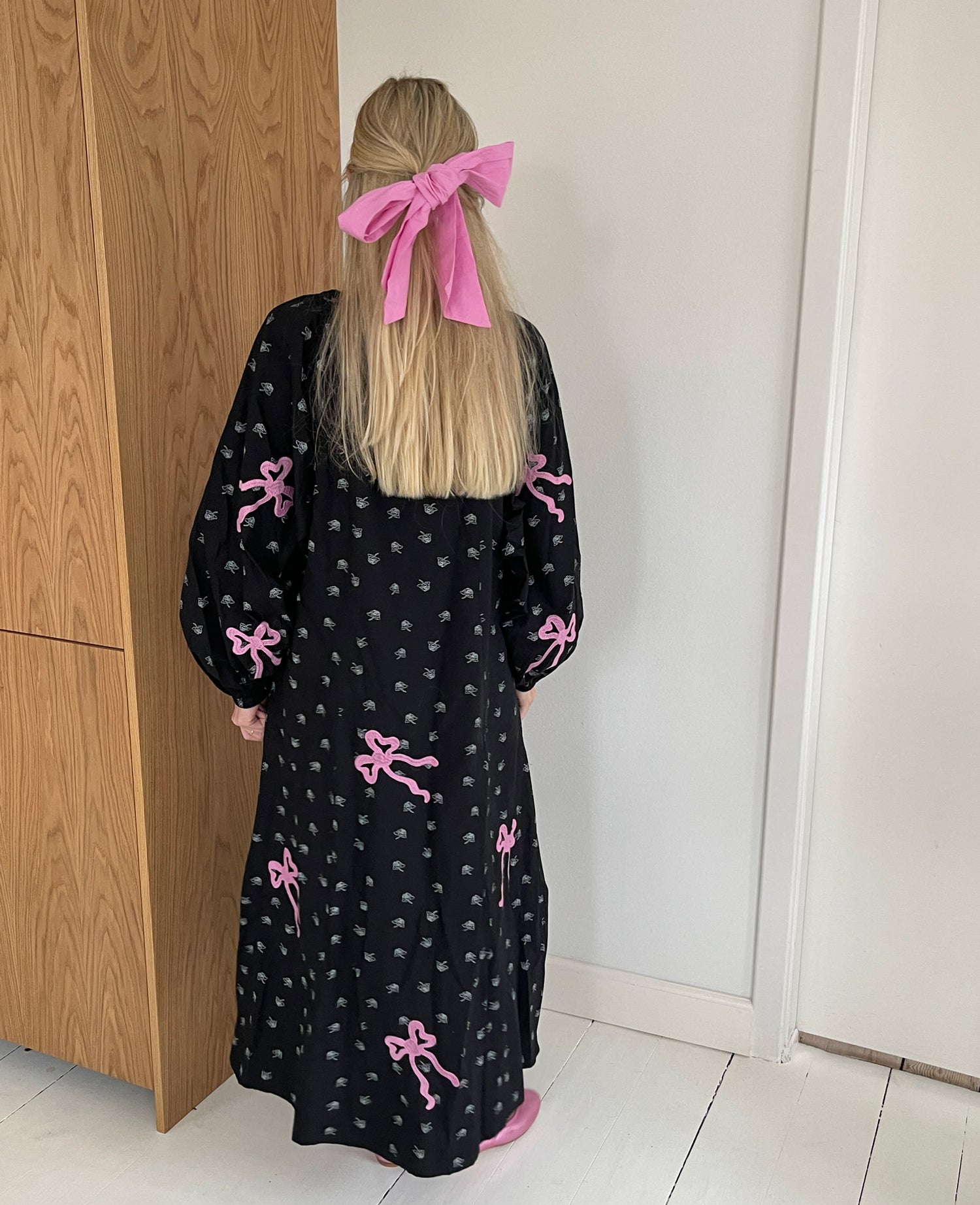 Regina Dress - Black w. Cyclamen Pink