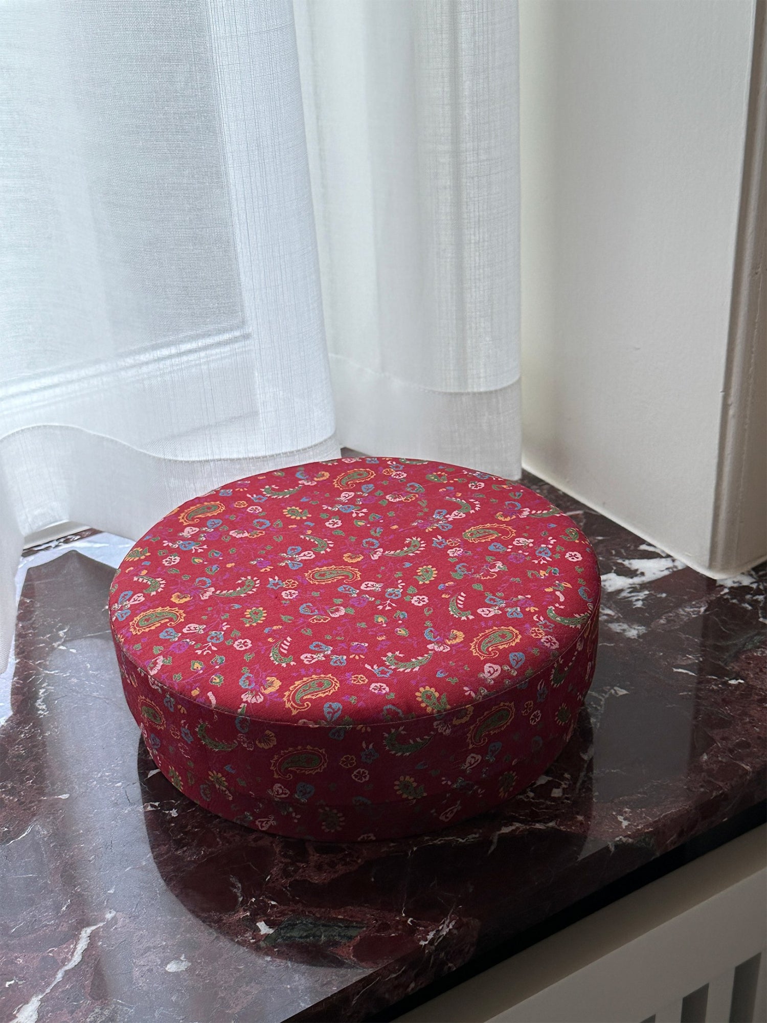 Jennie Round SILK Box - No. 19