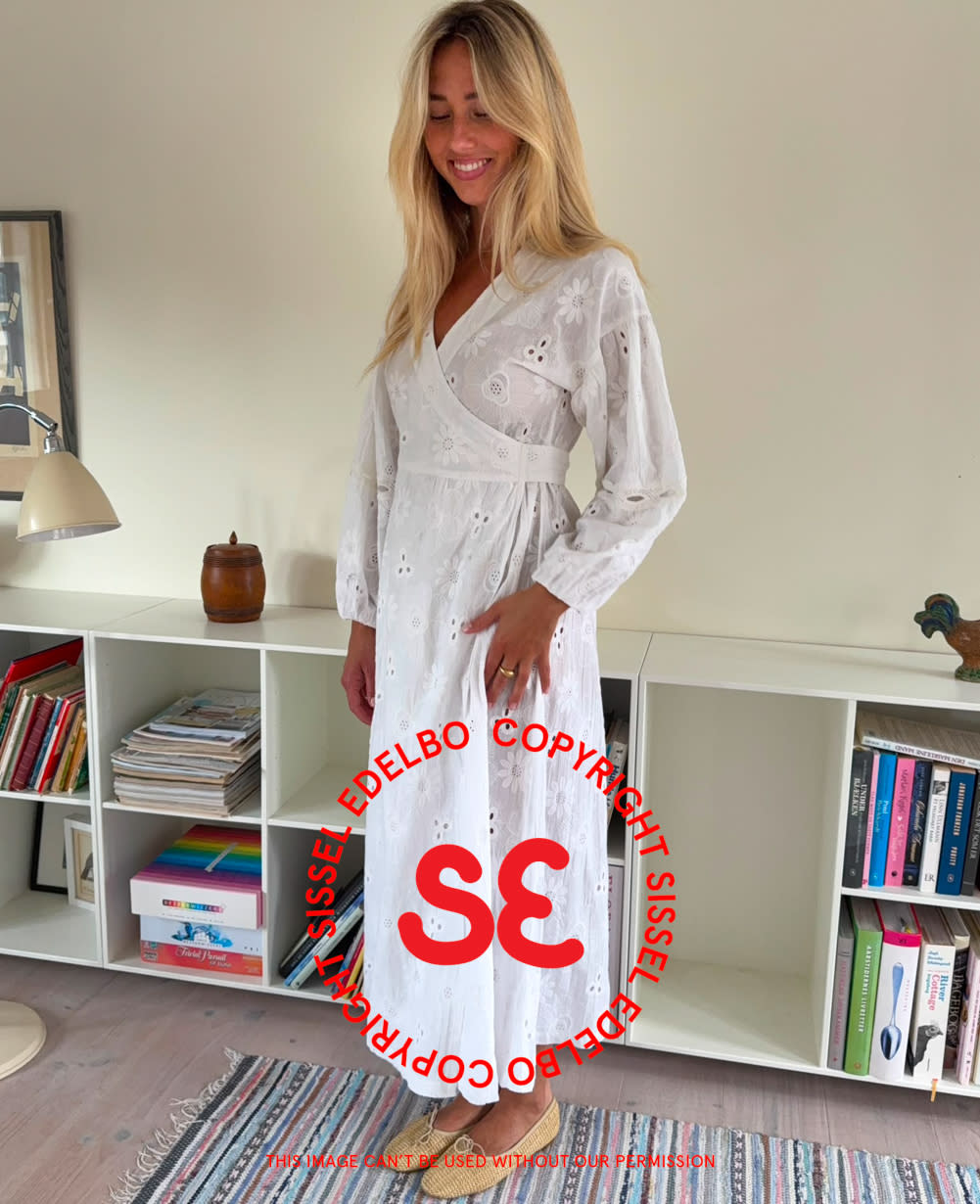 Leandra Dress - White Flower