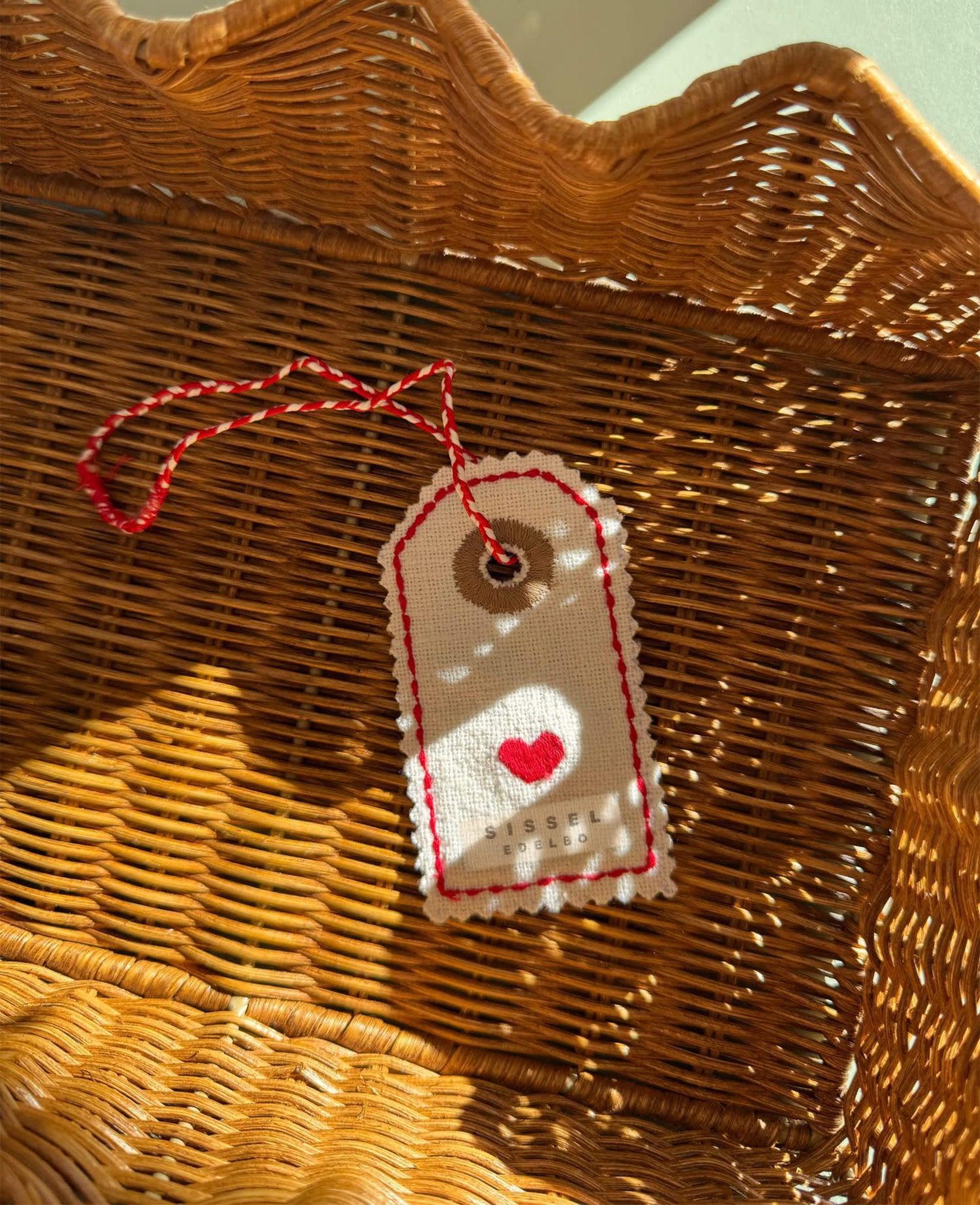 Manilla Tag Ornament - Snow