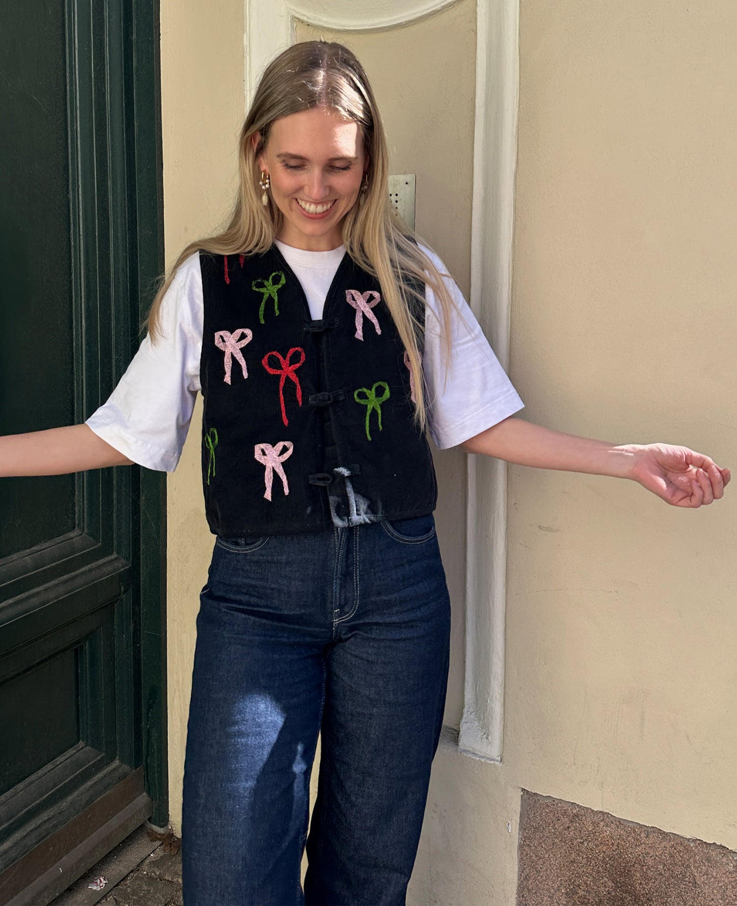 Rita Vest - Black