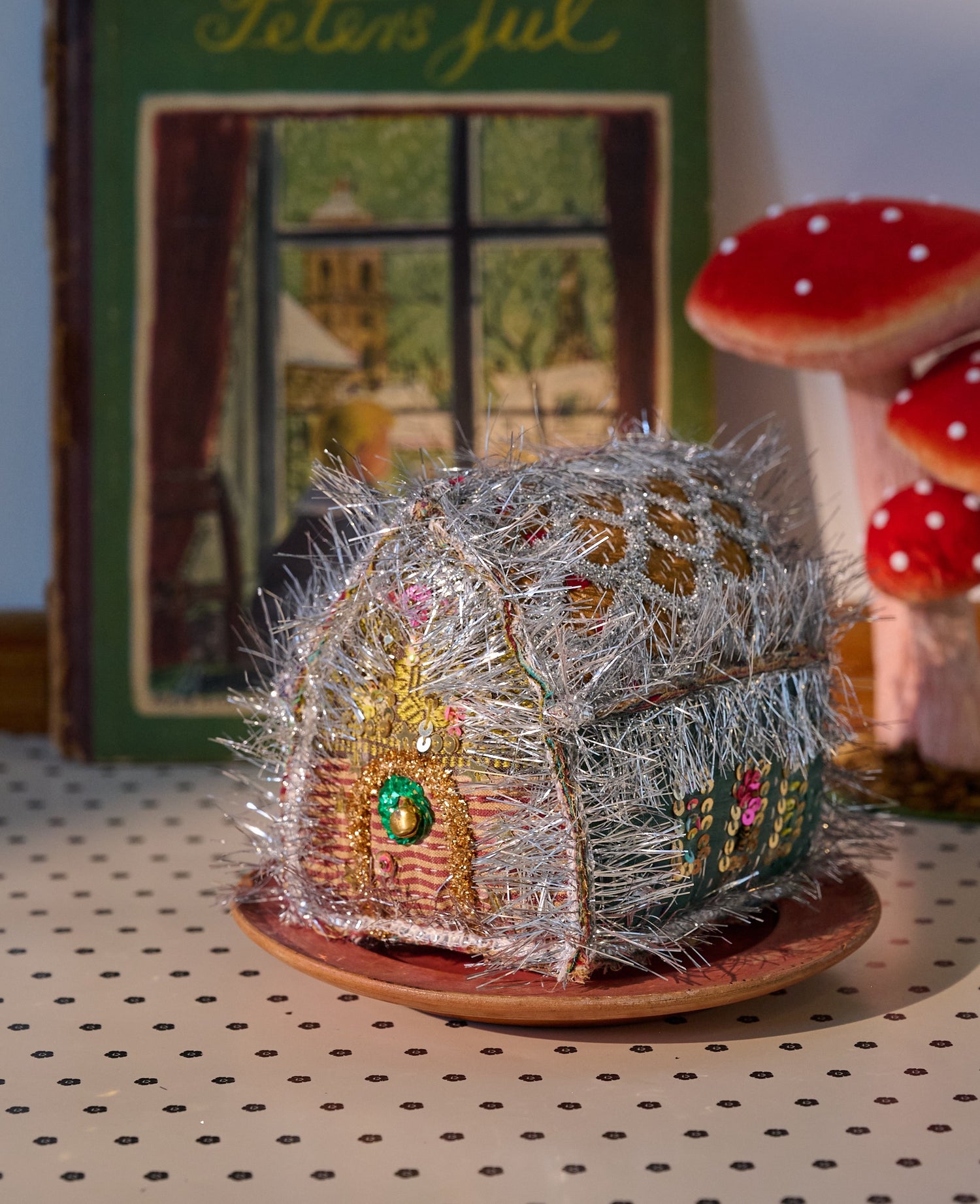 Gingerbread House - MEDIUM - No. 194