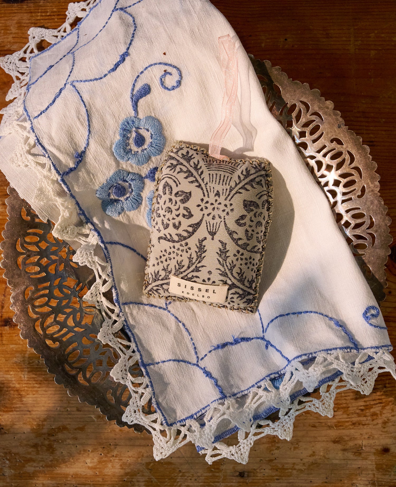 Townhouse Ornament - No. 6