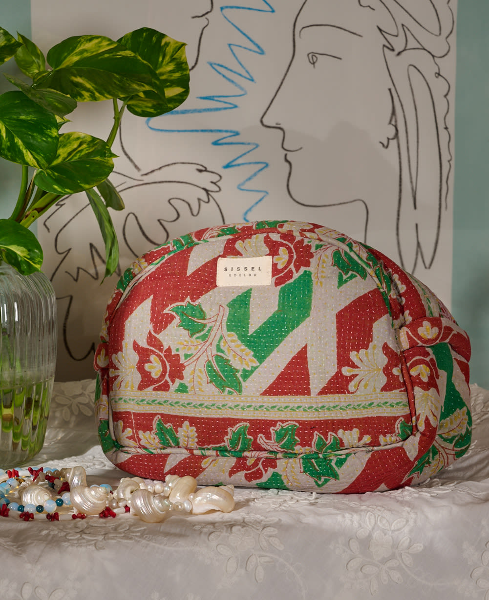 Karla Wash Bag - No. 258