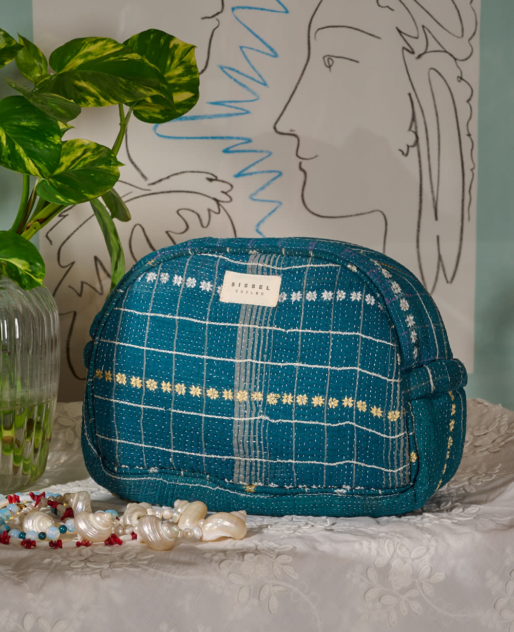 Karla Wash Bag - No. 259