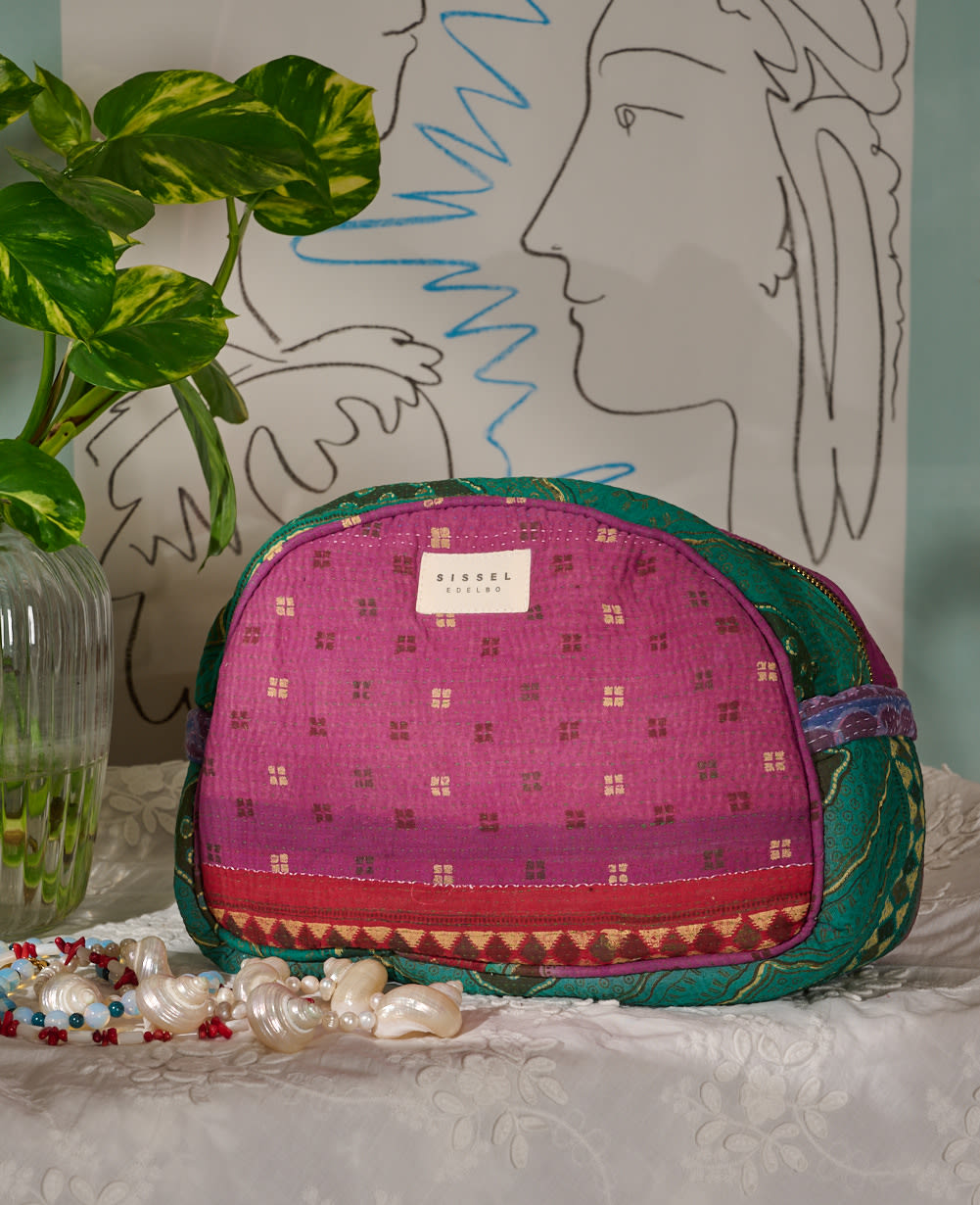 Karla Wash Bag - No. 270