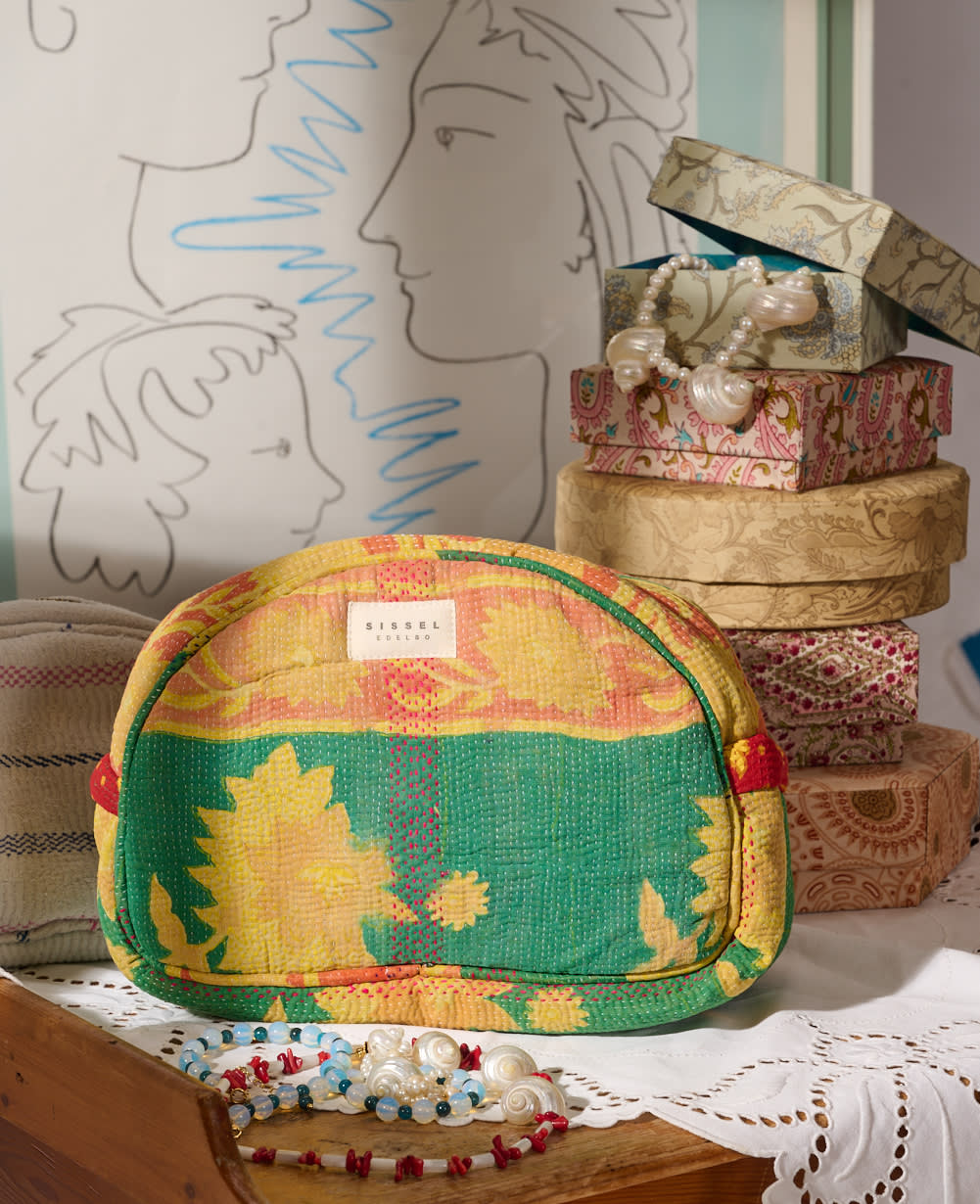 Karla Wash Bag - No. 284
