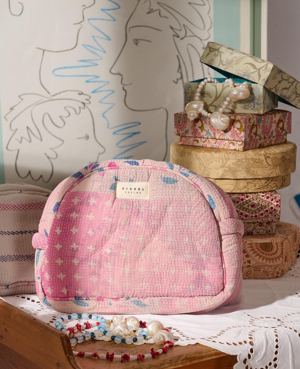 Karla Wash Bag - No. 287