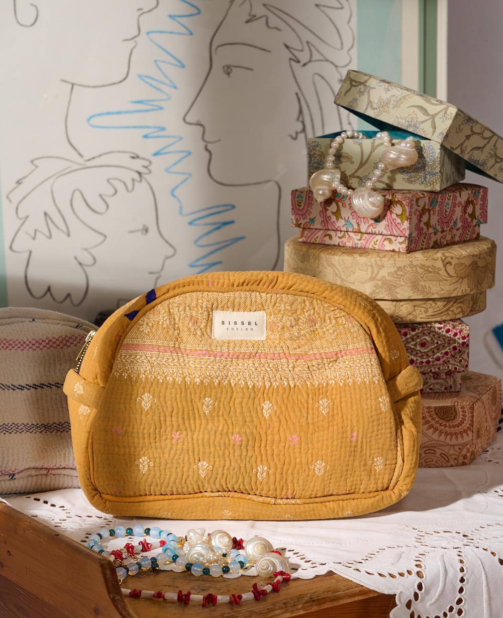 Karla Wash Bag - No. 298