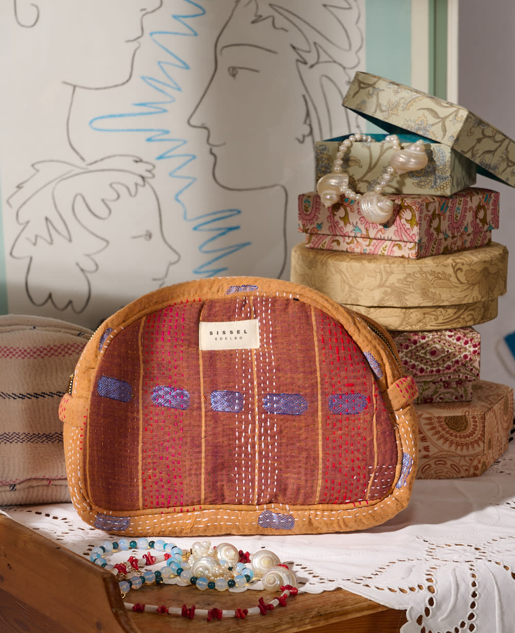 Karla Wash Bag - No. 301