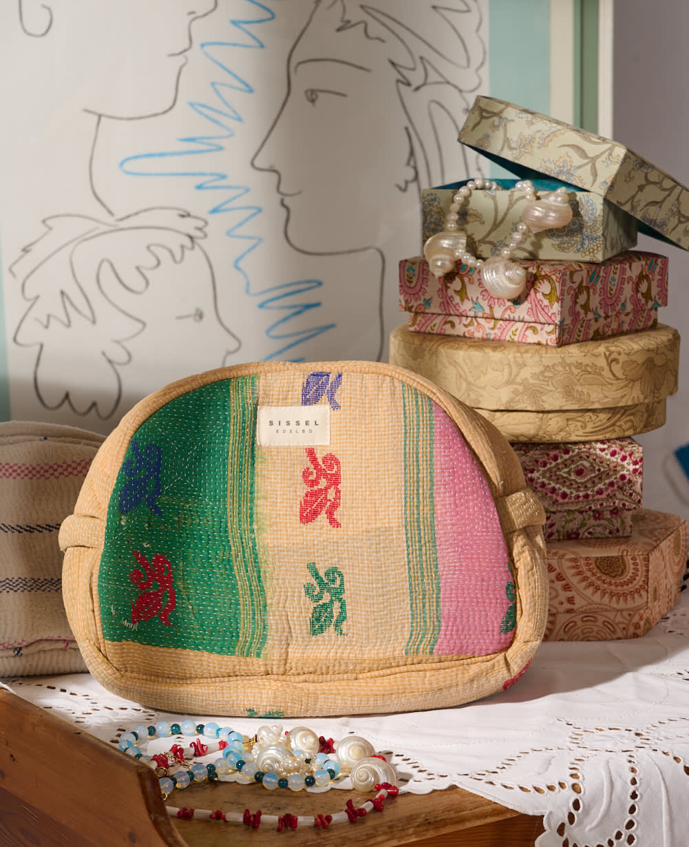 Karla Wash Bag - No. 304