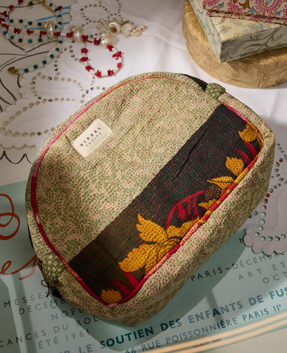 Karla Wash Bag - No. 323