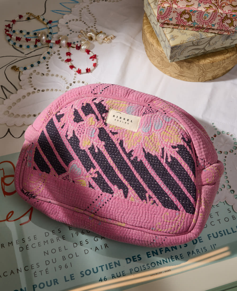 Karla Wash Bag - No. 331