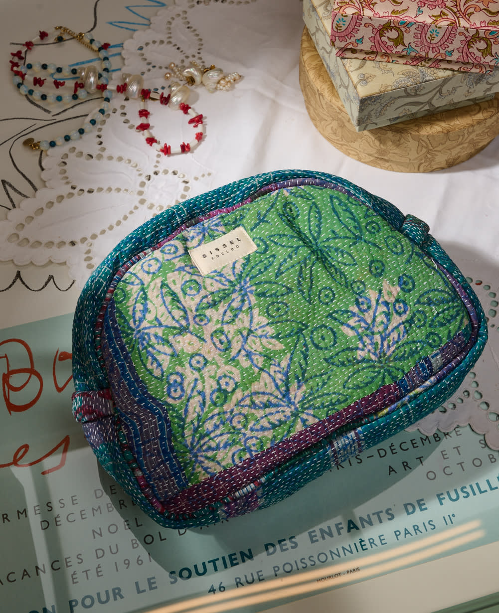 Karla Wash Bag - No. 337
