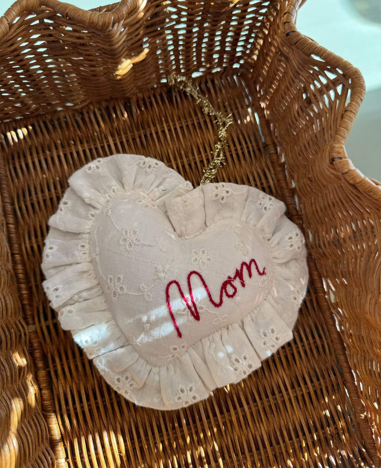 Sweetheart Ornament - Mom