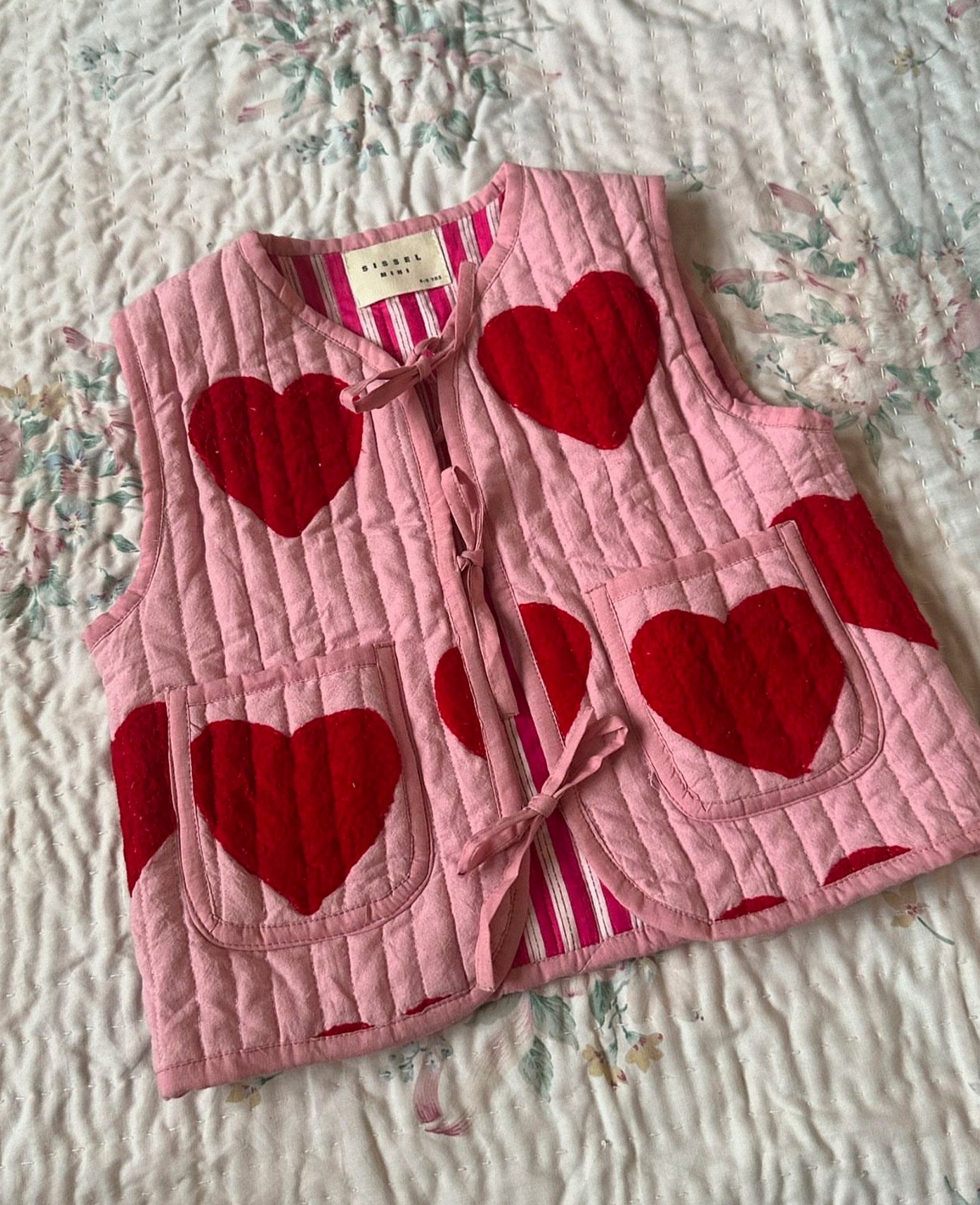 Honey MINI Vest - Red Heart – SISSEL EDELBO