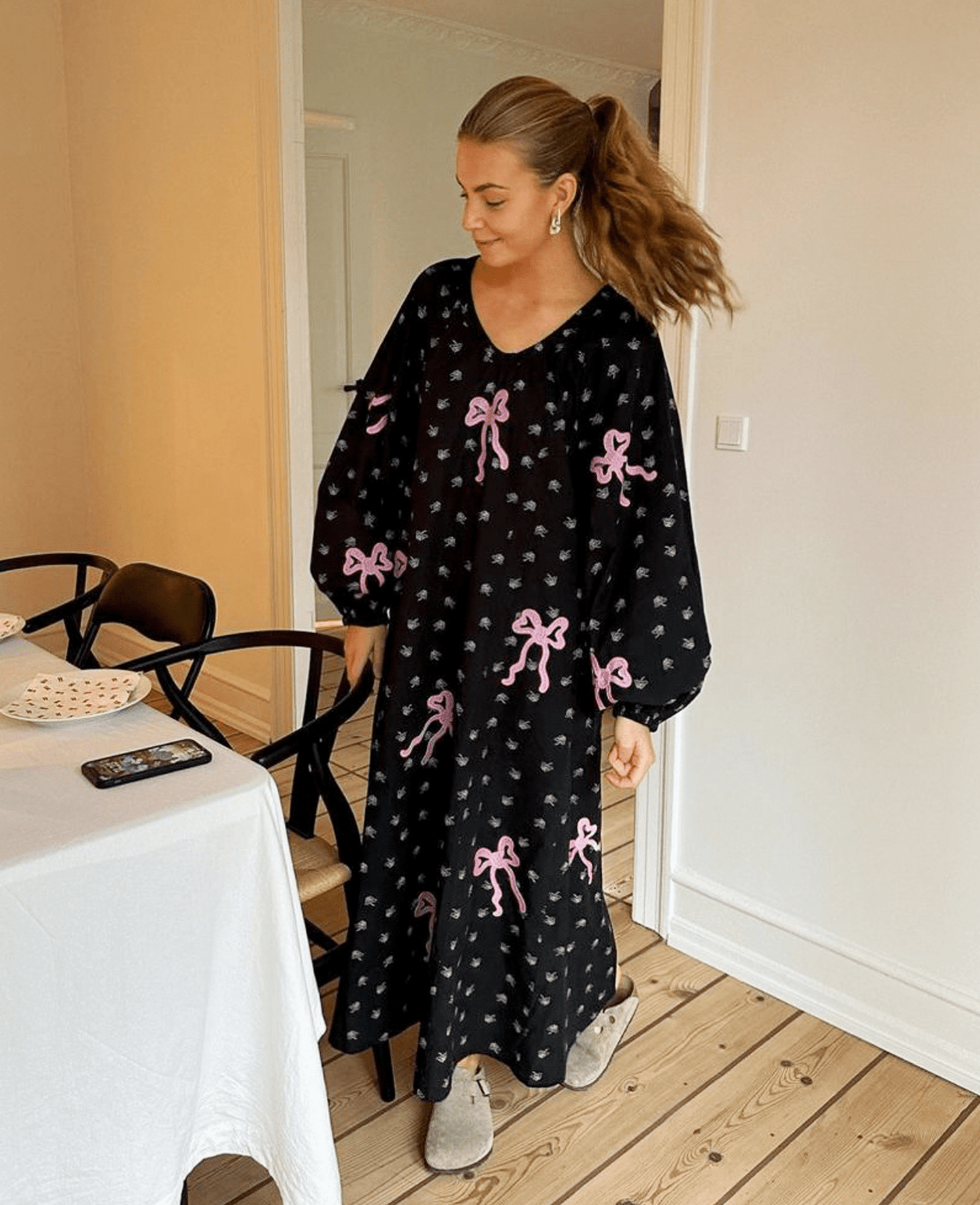 Regina Dress - Black w. Cyclamen Pink